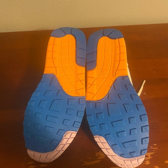 Nike White and Blue Athletic Shoes Air Max 1 Nike women sz 11 fits men size 9.5 - Picture 6 of 7